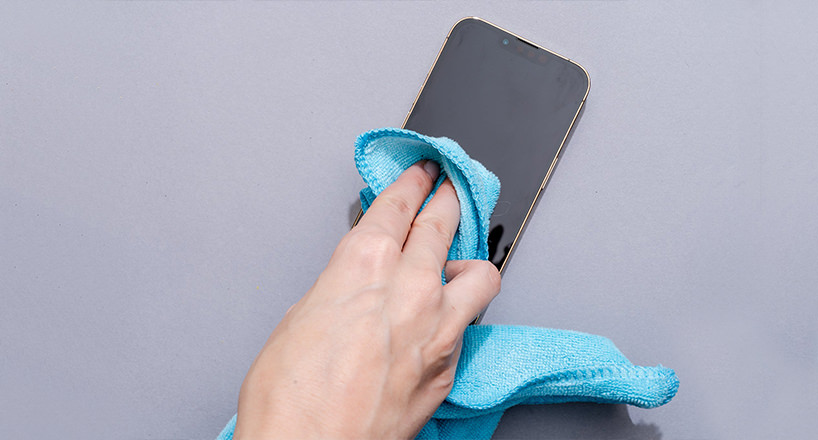 دستمال پاک کننده از بهترین لوازم جانبی برای بازی کال آف دیوتی وارزون موبایل
