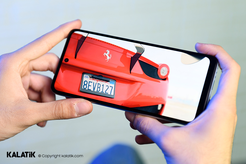 بررسی صفحه نمایش گوشی موبایل موتورولا موتو E32s